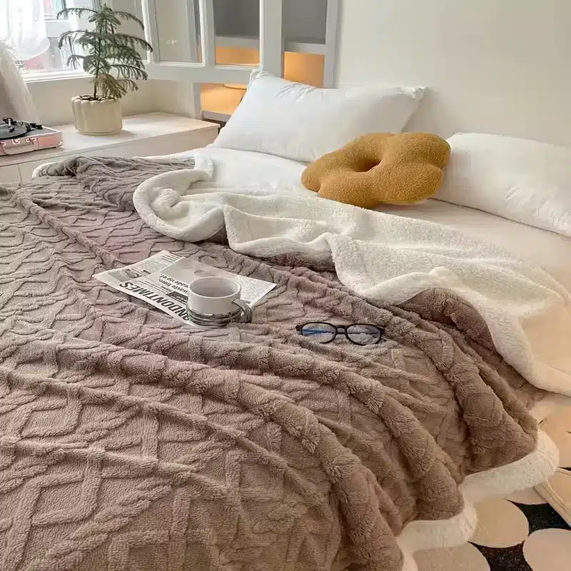 Pătură Dublă Blană Eco 200x230CM, Blăniță Albă, Greutate 2kg, Tapițerie 435 gm² ,Calitate Premium, Moale și Călduroasă, Maro 4