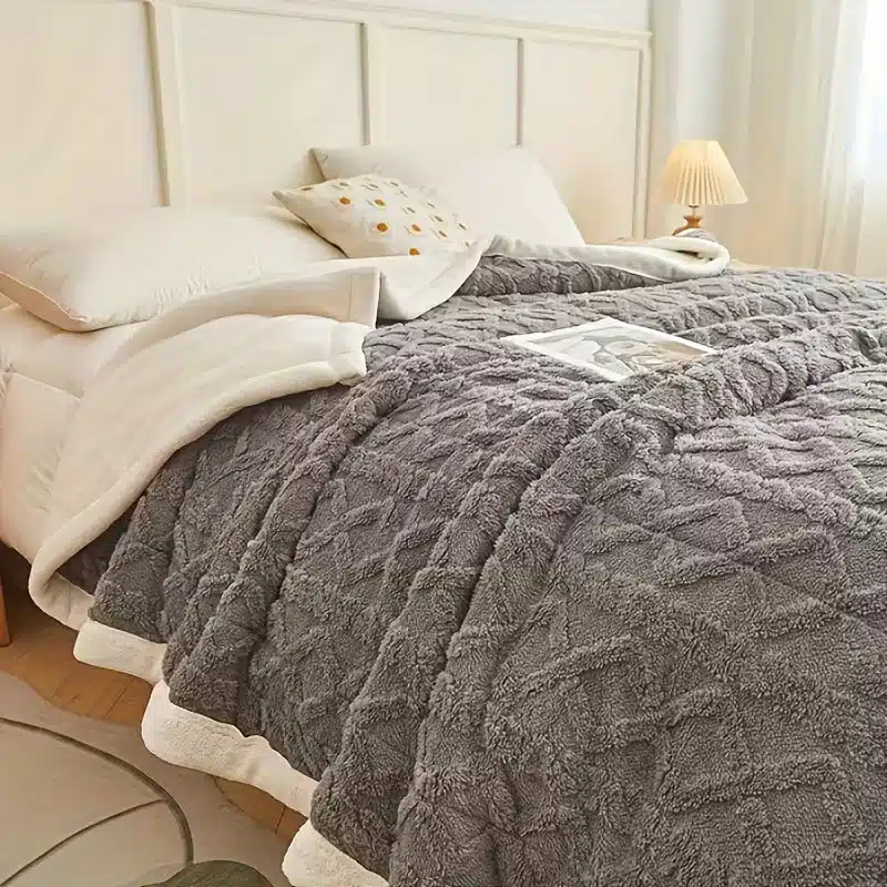Pătură Dublă Blană Eco 200x230cm, 2kg greutate , Blăniță Albă, Tapițerie 435 gm² ,Calitate Premium, Moale și Călduroasă, Gri 4