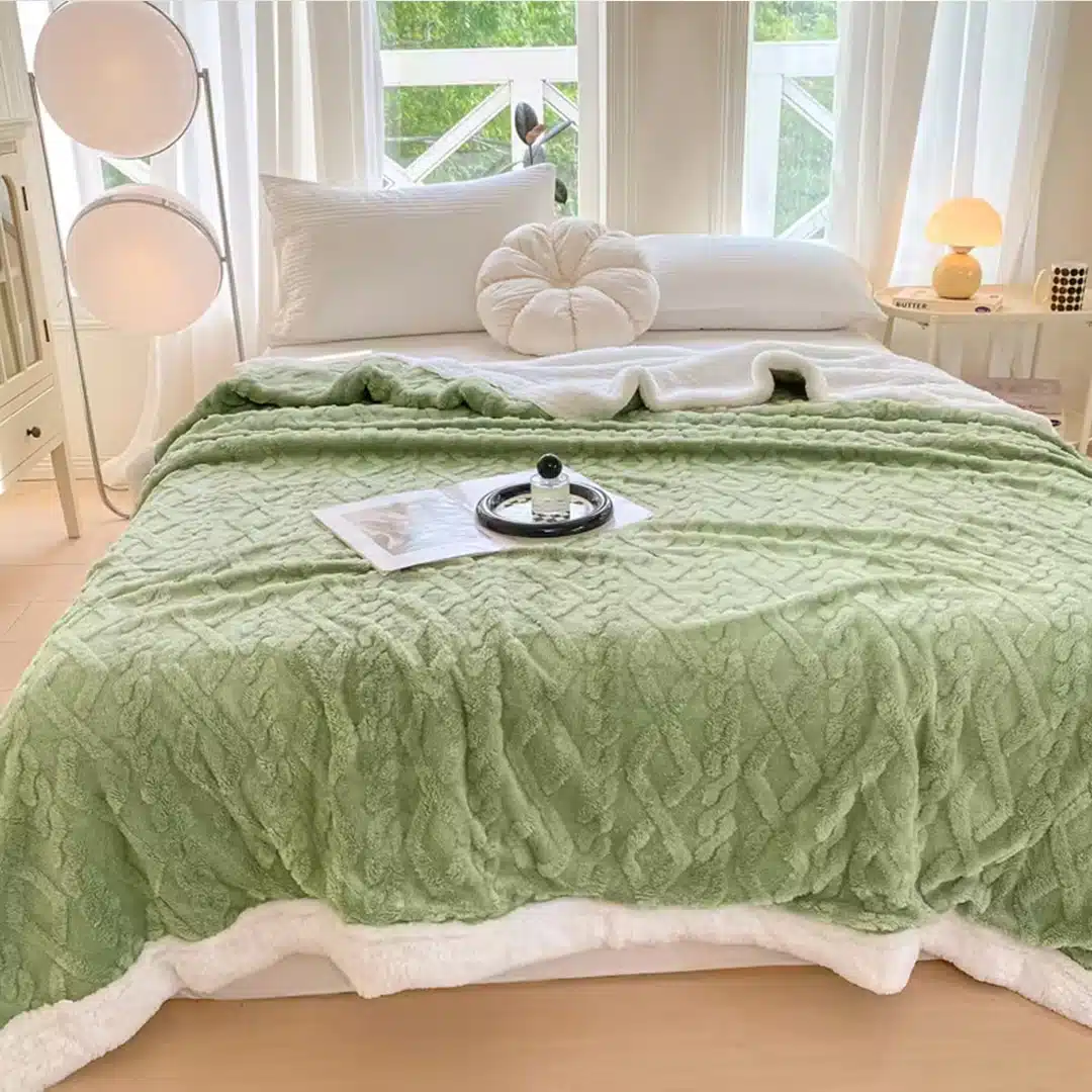Pătură Dublă Blană Eco 200x230cm, 2kg greutate , Blăniță Albă, Tapițerie 435 gm² ,Calitate Premium, Moale și Călduroasă, Verde