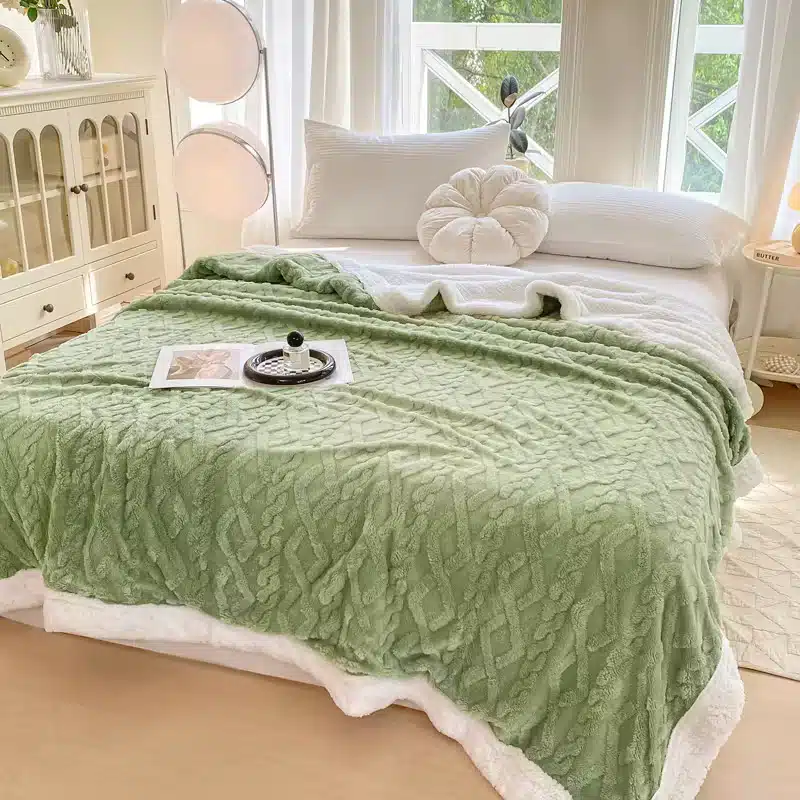 Pătură Dublă Blană Eco 200x230cm, 2kg greutate , Blăniță Albă, Tapițerie 435 gm² ,Calitate Premium, Moale și Călduroasă, Verde 4